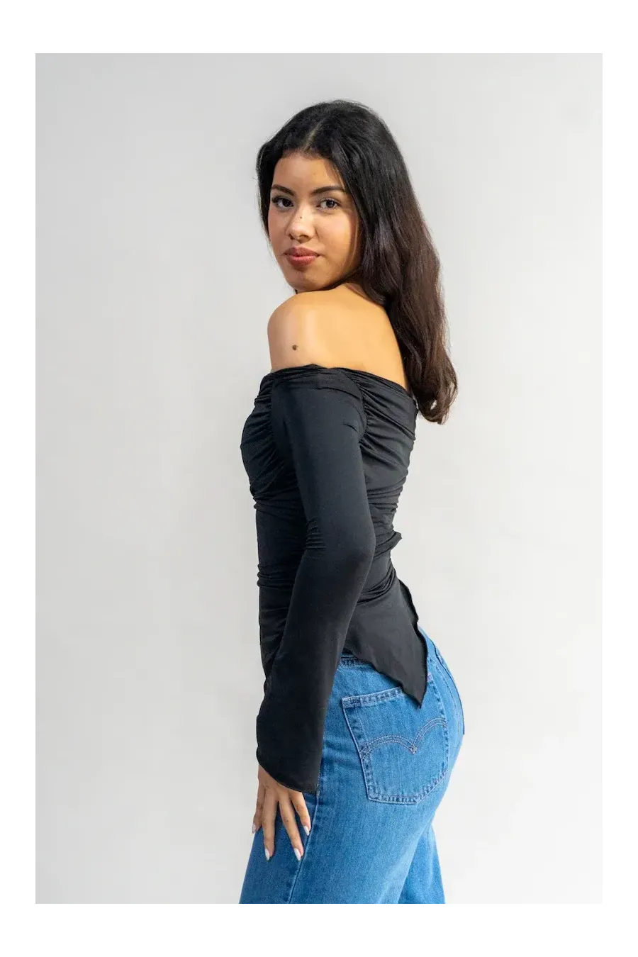 NUDE NEGRA