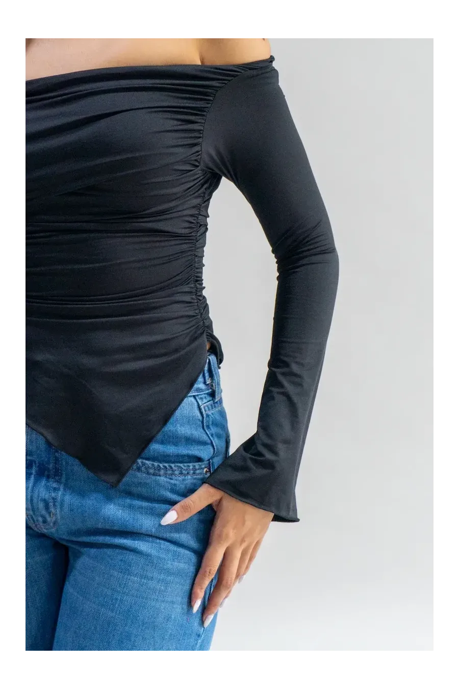 NUDE NEGRA