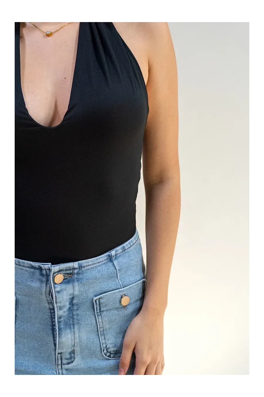 CUT OUT NEGRA