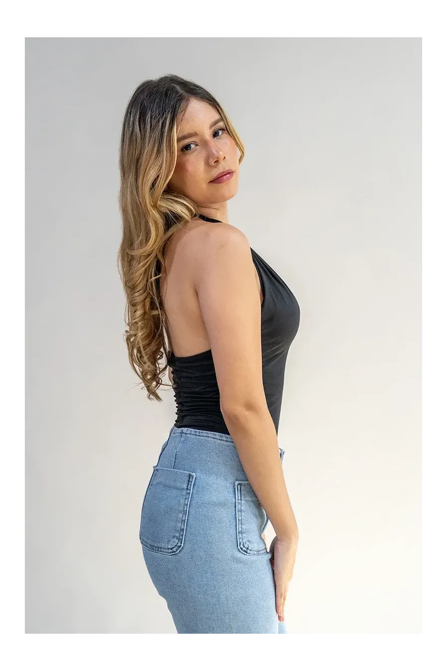 CUT OUT NEGRA