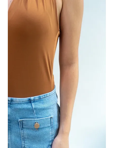 CUT OUT CANELA
